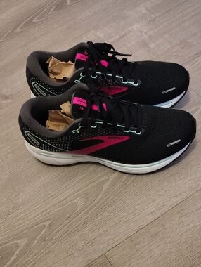 Brooks Women’s Black Running Shoes with Pink and Teal Accents